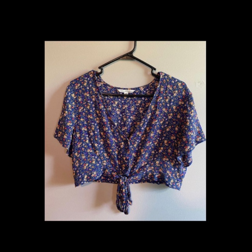 American Eagle Crop Top